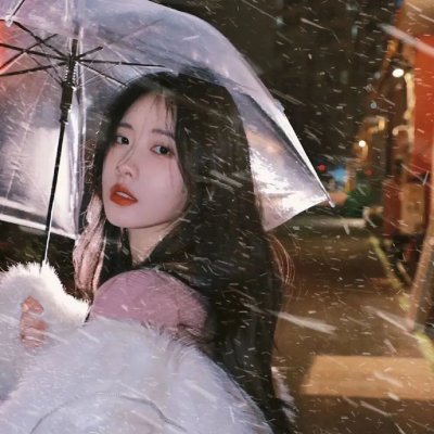 叛逆女巫 海报